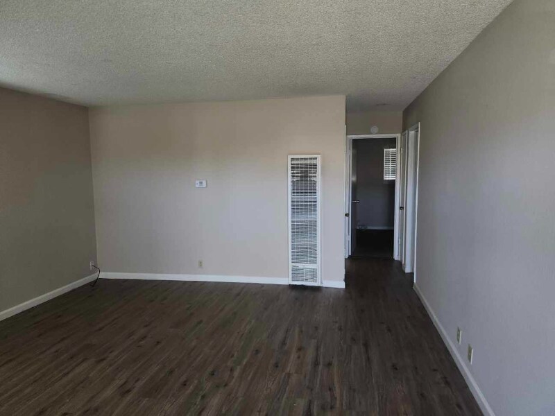 Building Photo - 1563 Valle Vista Ave