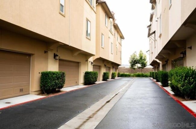 Building Photo - 1594 San Miguelito