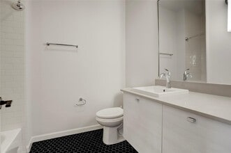 Building Photo - 1715 Maravilla Dr