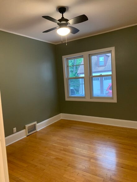 Building Photo - 1232 Porlier St