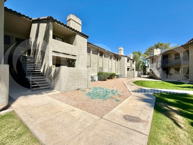Primary Photo - 533 W Guadalupe Rd