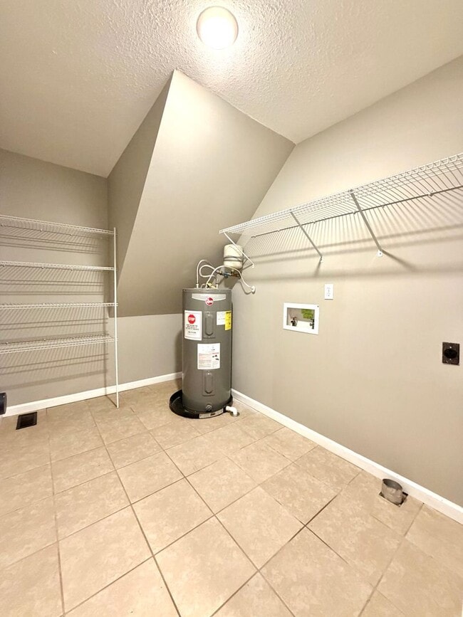 Building Photo - 1909 Needmore Rd