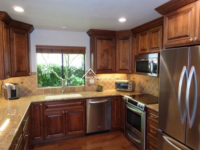 Building Photo - Wonderful Orangevale 3bd/2ba Home with Spa...