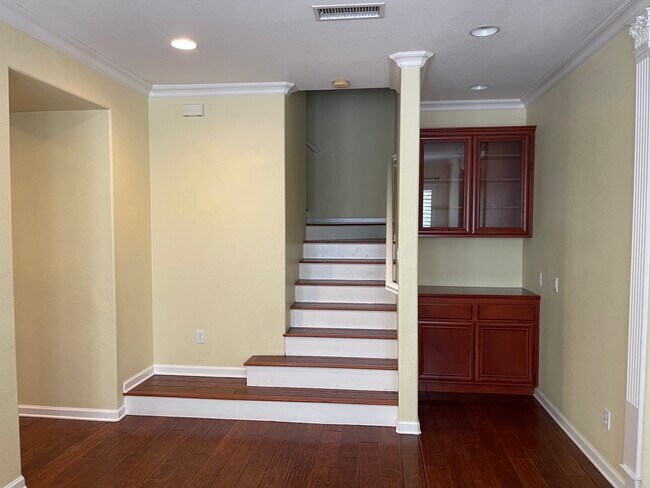 Stairs - 27900 Alta Vista Ave