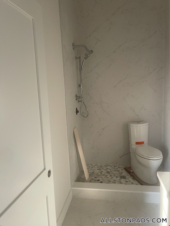 Building Photo - 16-18 HighGate St.