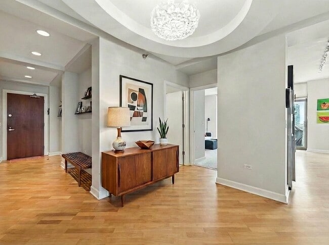 Building Photo - 1335 S Prairie Ave