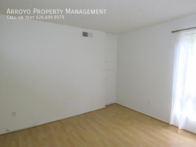 Building Photo - 339 S Catalina
