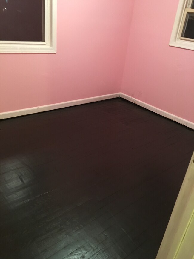 Building Photo - 4200 H St SE