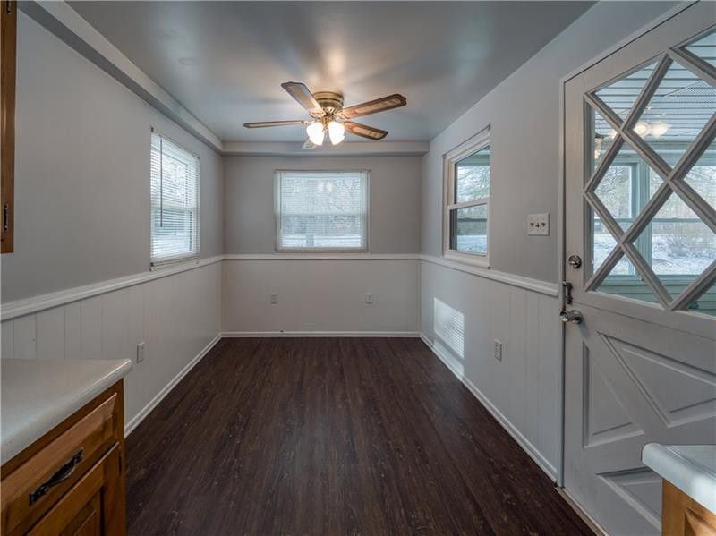 breakfast nook - 3350 Gibsonia Rd