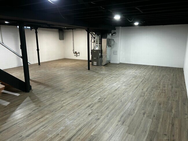 Building Photo - 1641 Fairview Ave