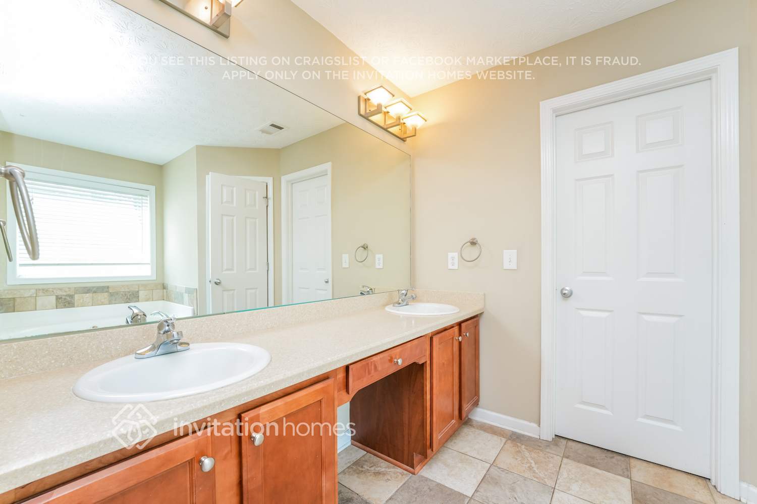 Building Photo - 3144 Oak Ridge Ln