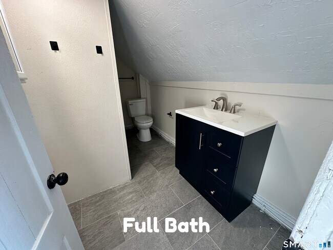 Building Photo - 21 Williams St