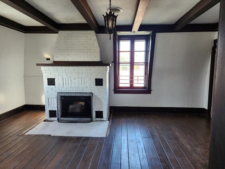 Decorstive Fire Place - 290 2nd Ave