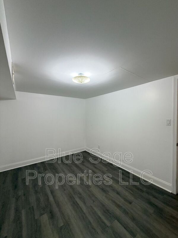Building Photo - 314 Spruce St