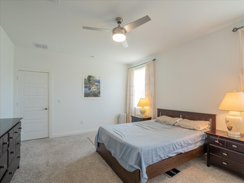 Building Photo - 14020 Neskar Dr