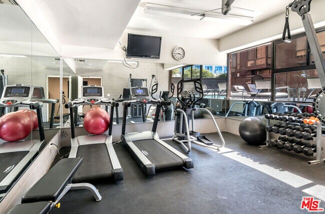 Building Photo - 1033 Carol Dr