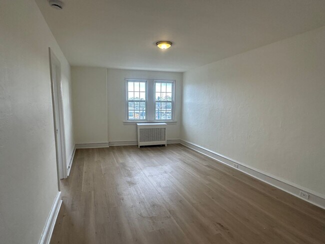 Building Photo - Bright 1 Bed Apartment- Upper Darby