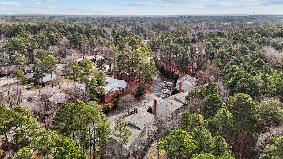 Building Photo - 5500 Fortunes Ridge Dr