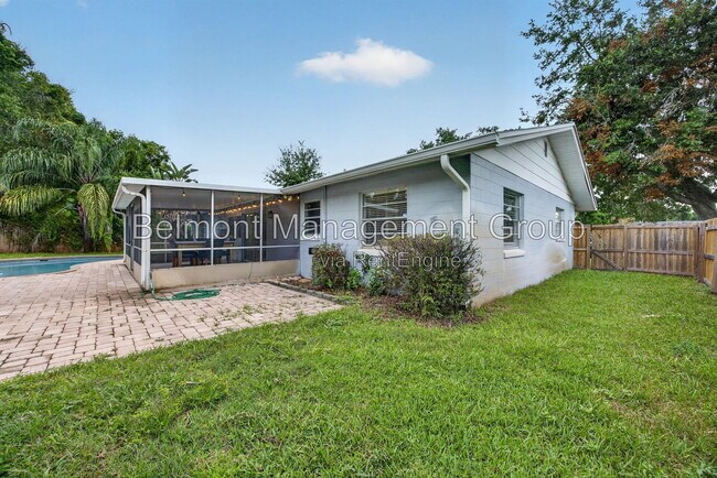 Building Photo - 7606 Waunatta Ct