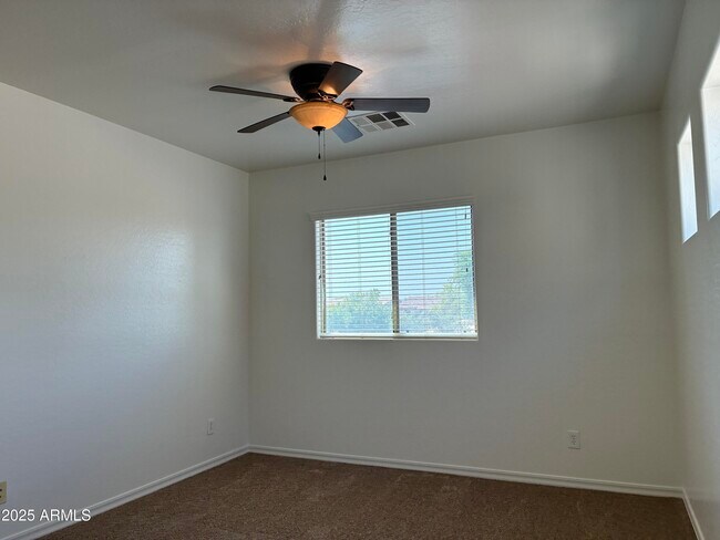 Building Photo - 14559 W Port Royale Ln