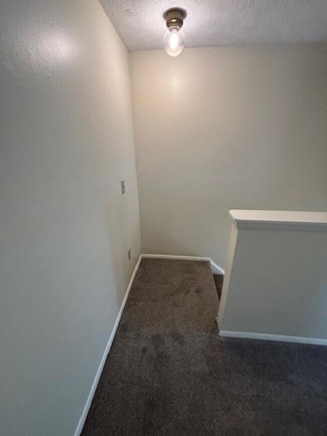 Building Photo - Springleaf Circle
