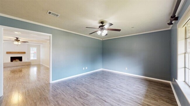 Building Photo - 3800 Windridge Dr