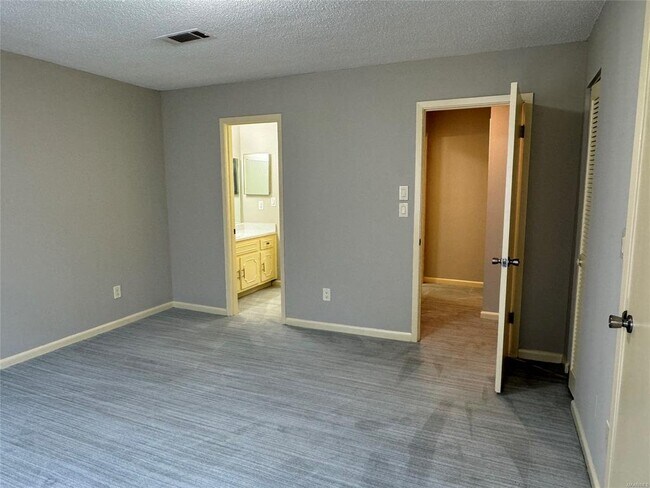 Building Photo - 1653 E Trinity Blvd