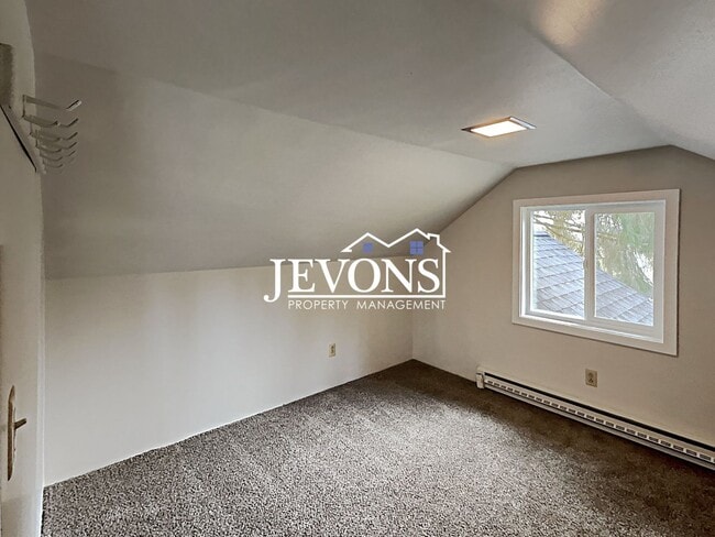Building Photo - Jevons Property Management Presents 3 Bedrooms, 2.5 Bathrooms Two-Story Single-Family Home in New...