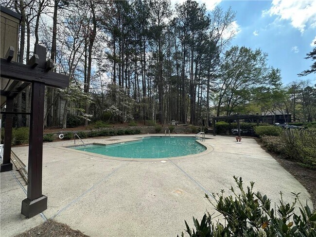 Building Photo - 303 River Run Dr