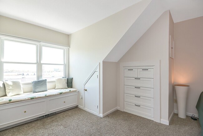 Building Photo - 109 Salem St