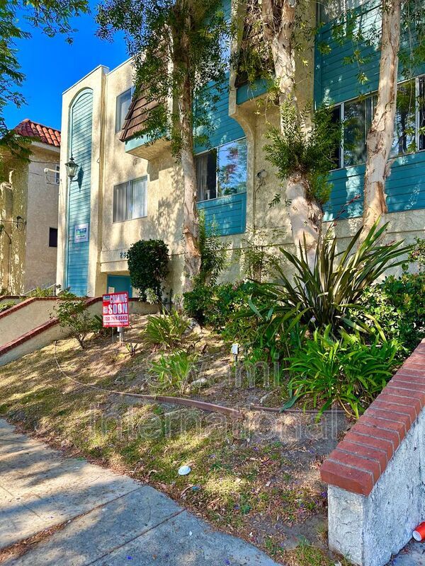 Building Photo - 26114 Belle Porte Ave