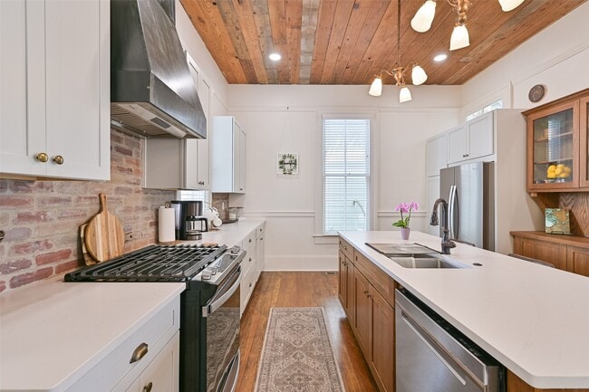 Building Photo - 1808 Avenue K