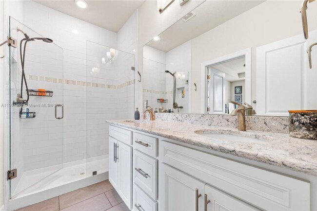 Building Photo - 1030 Eucalyptus Dr