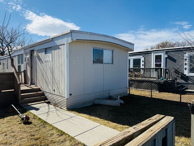 Building Photo - 2 Bedroom fresh remodel in Billings Heights