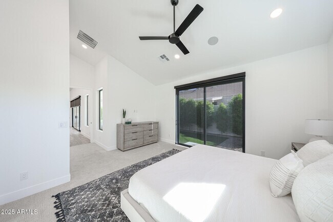 Building Photo - 6329 N 10th Dr