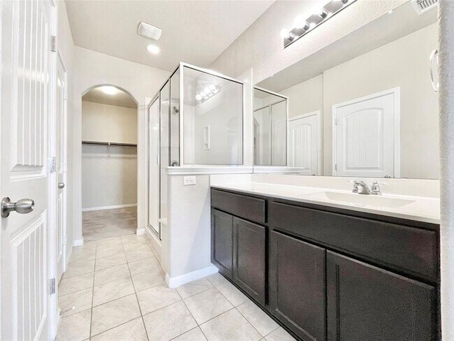 Building Photo - 417 Katmai Cir