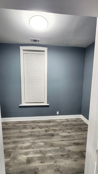 Building Photo - 3662 S Paulina St