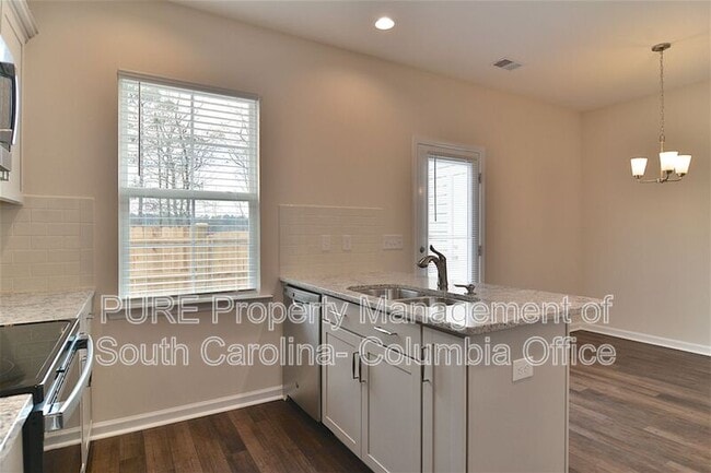 Building Photo - 215 Northwood St