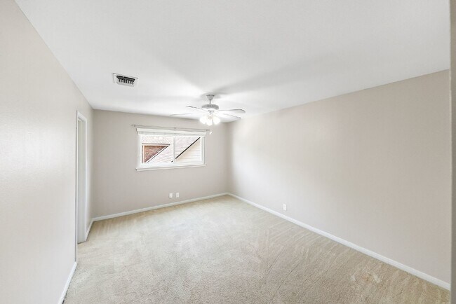 Building Photo - Spacious Cul De Sac Location Surrounded by...