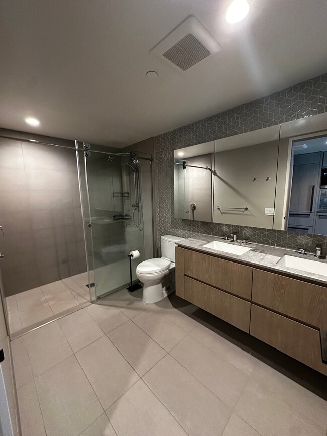 Building Photo - 1000 Auahi St