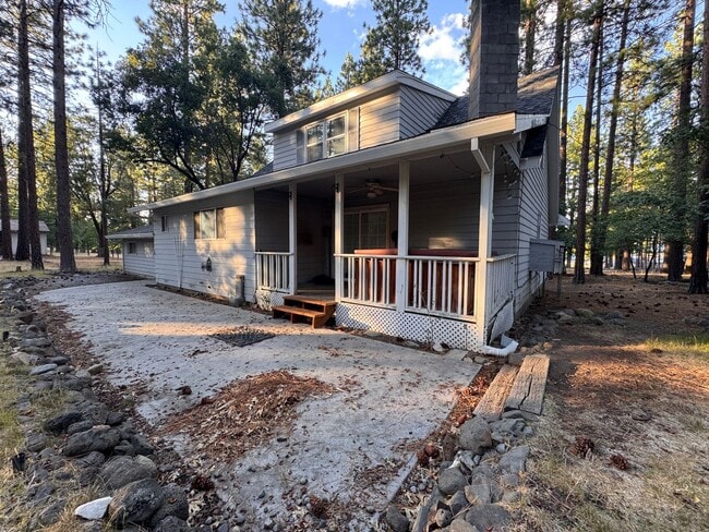 Building Photo - HOUSE FOR RENT IN THE JANESVILLE SCHOOL DI...