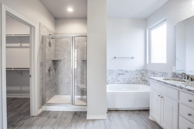 Building Photo - 2328 104th St