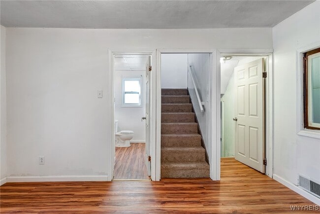 Building Photo - 20 Wood Ave