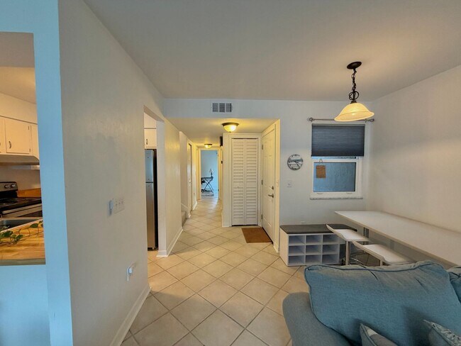 Building Photo - Fully Furnished 3BR Townhome – $500 Move-In Credit