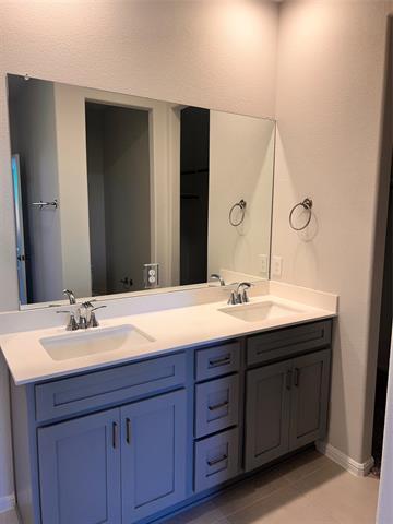 Building Photo - 900 Portina Dr
