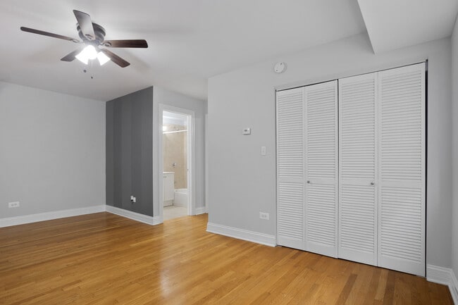 Building Photo - 7616 N Marshfield Ave