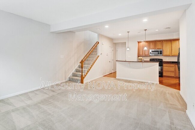 Building Photo - 15072 Leicestershire St