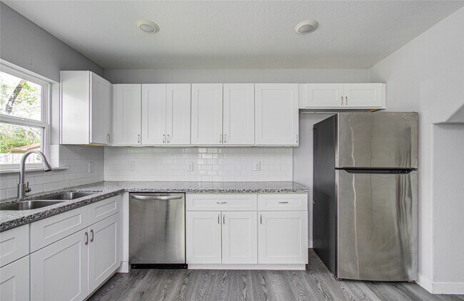 Building Photo - 4616 Shreveport Blvd