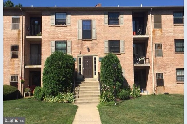 Main Building Entrance - 2305 Pond View Dr