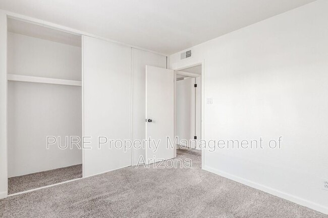 Building Photo - 5995 N 78th St